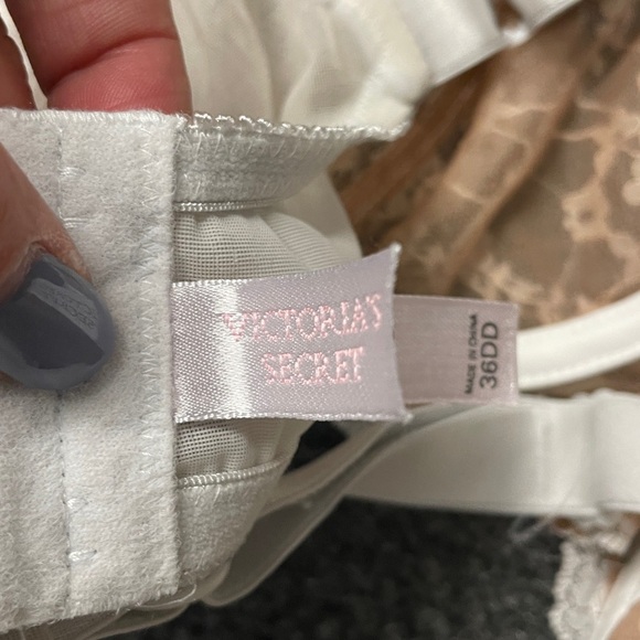 Y2K Victoria's Secret White Lace Sexy Bra size 36DD Lingerie - Picture 4 of 4